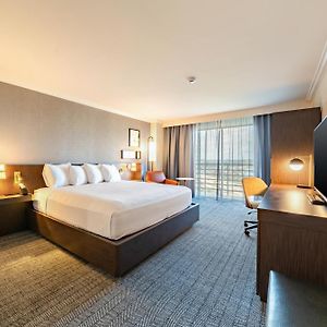 Standard King Guest Room Balcony City View Tub Mobility Accessible